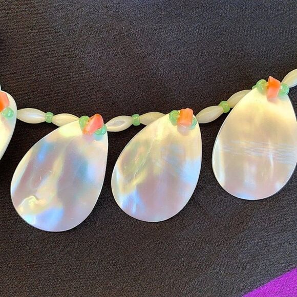Unique Gorgeous Vintage Teardrop MOP Necklace W/Angel Skin Coral Accents - Picture 4 of 9